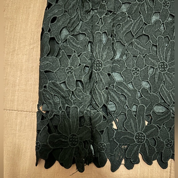 Black lace crop top - Picture 3 of 5